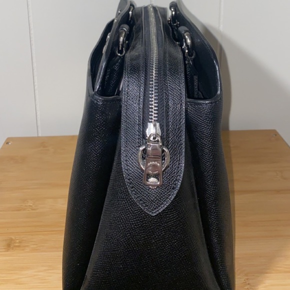 COACH black purse (like new) medium size - Picture 4 of 14
